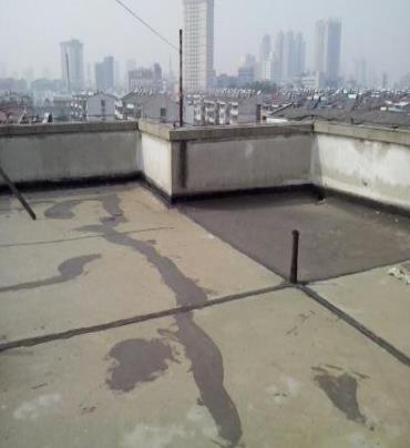 大余漏水维修 楼顶漏水是什么原因，楼顶漏水维修方法是什么?